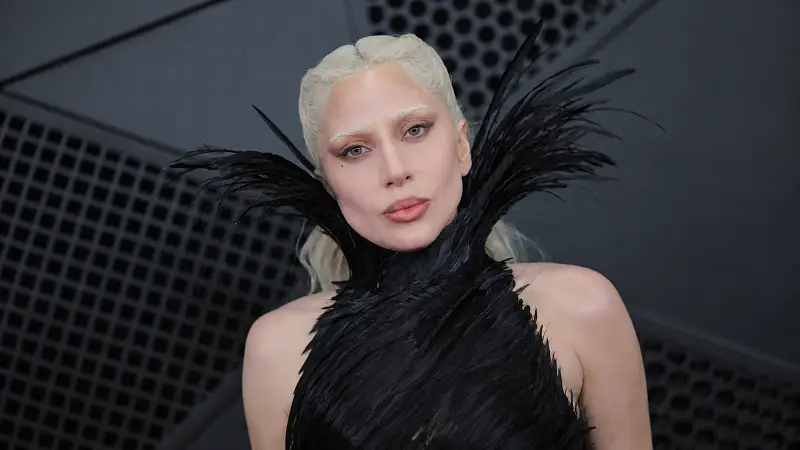 Além das marcas de maquiagem: Como a Outer Bio, de Lady Gaga e Michael Polansky, une IA e pele viva em uma aposta de US$ 23 milhões